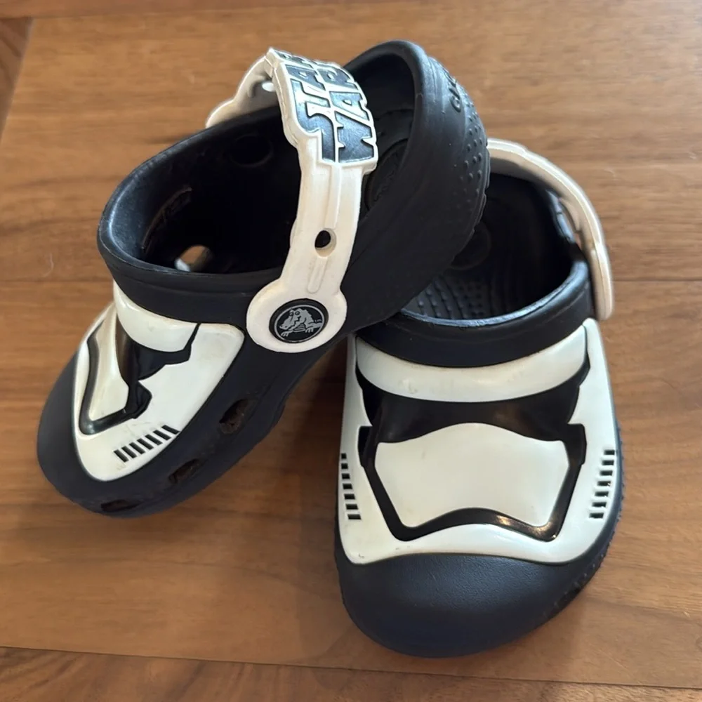 Crocs storm troopers clogs sandals Star Wars size 6,7
